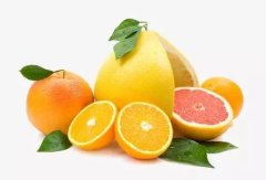 吃完柚子后一定要忌口药物，会影响免疫抑制剂的吸收/代谢（寒性食物）